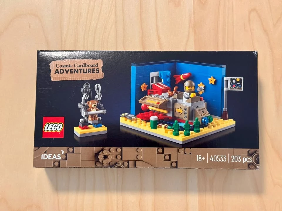 40533 Cosmic Cardboard Adventures — חדש